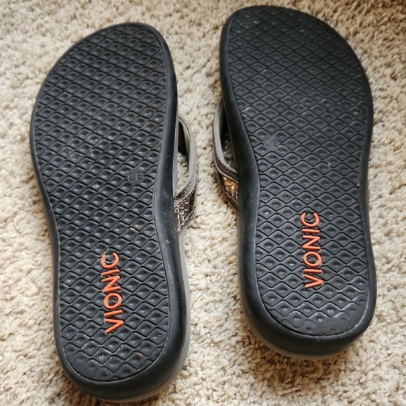 Vionic Gray Sandals - Picture 2 of 2